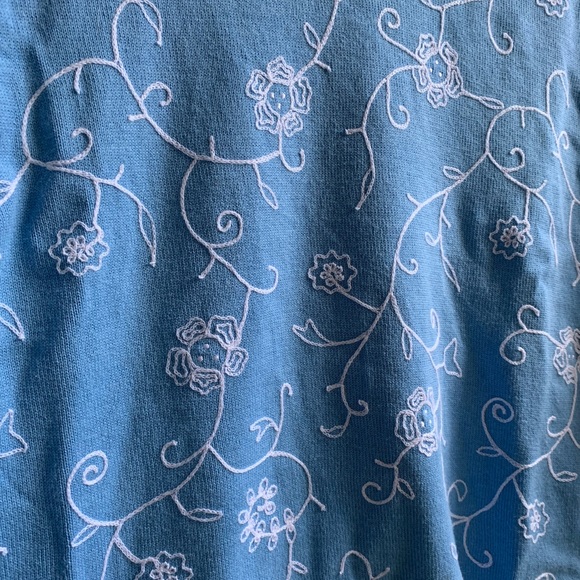 Vintage cottagecore david brooks blue sweater with white flowers embroidery - Picture 2 of 6